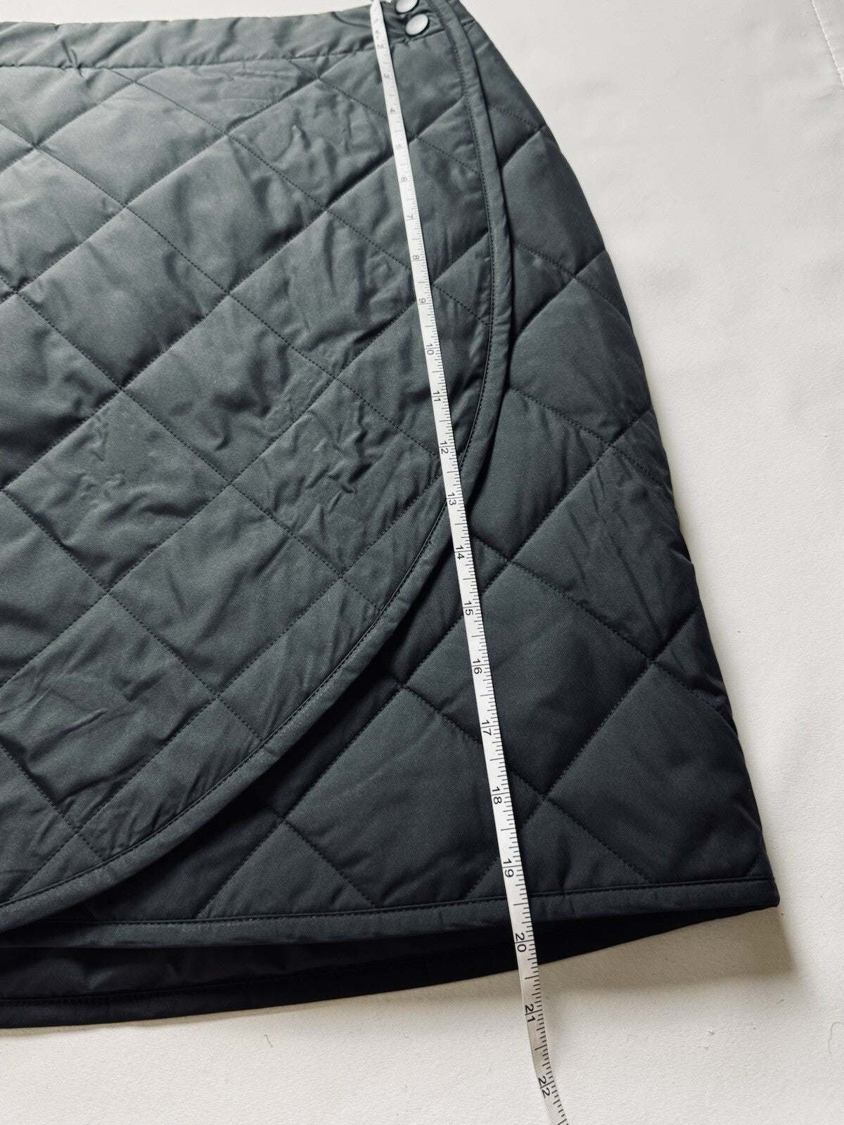 Puma Women’s Quilted Black Skirt Sz S. (B.52/3)