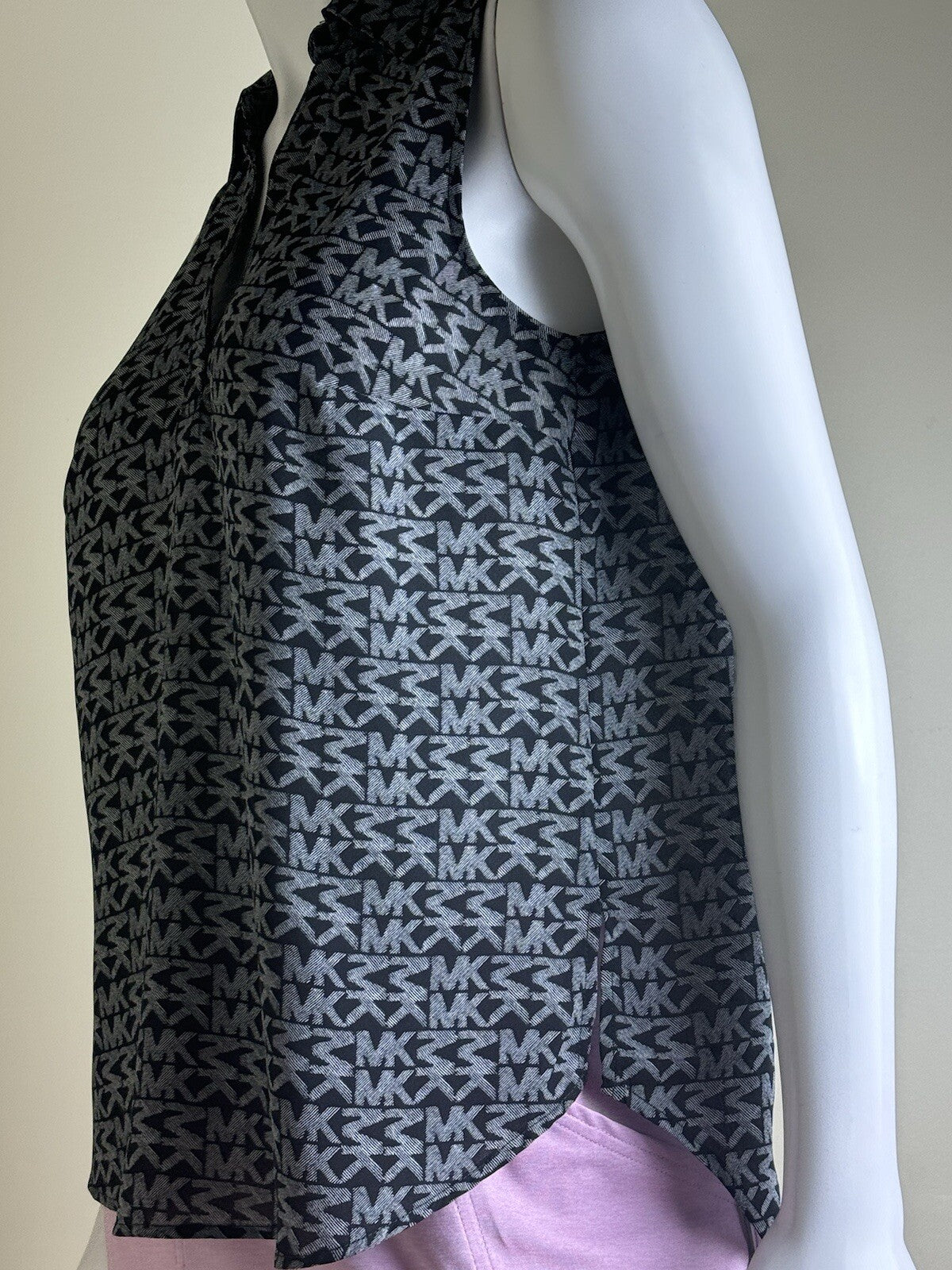 $88 Michael Kors Women’s Top Logo Blouse Sz S. (B.62)