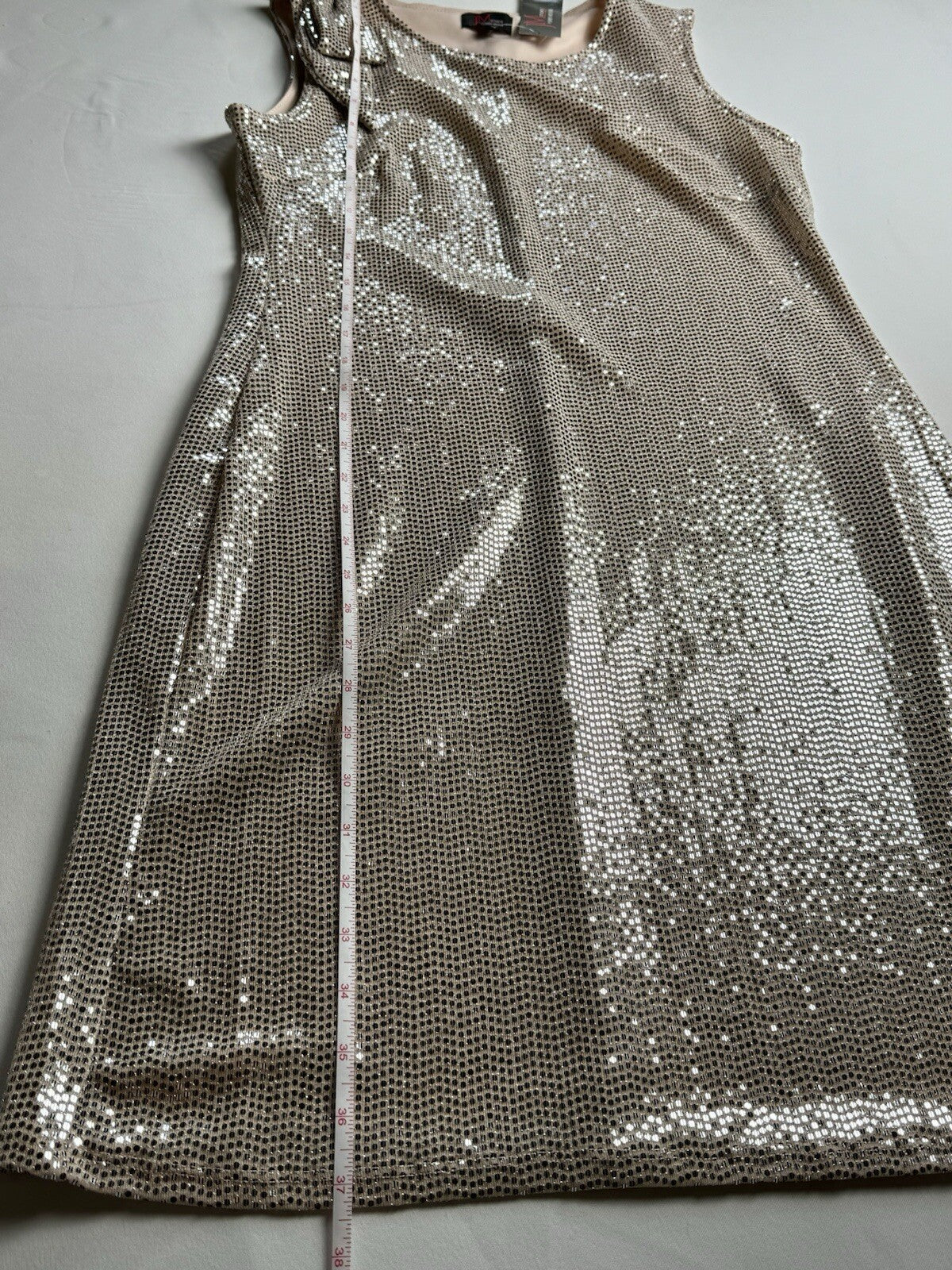 $129 JM Studio Women’s Gold Sequined Dress Sz 12. (B.60)