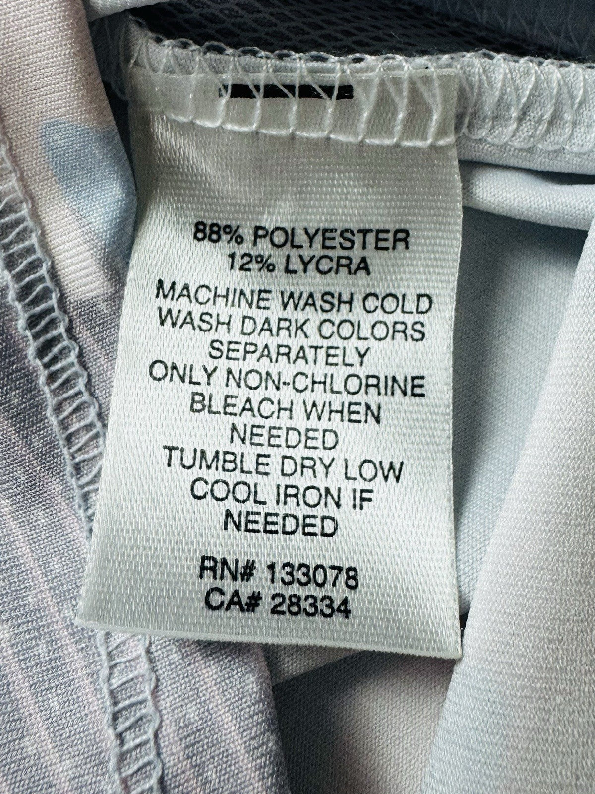 Lucky In Love Women’s Camo Sleeveless Tennis Golf Shirt Sz XS. (B.135)