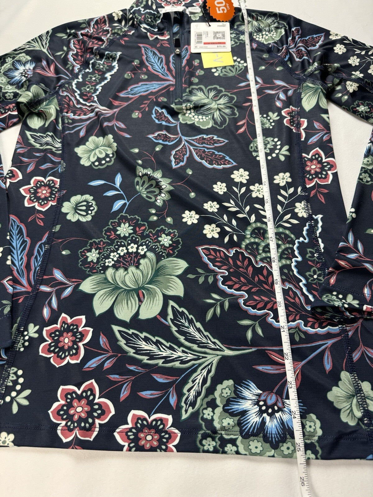 $75 Puma Women's Golf Sweatshirt Size XS. (B.112)