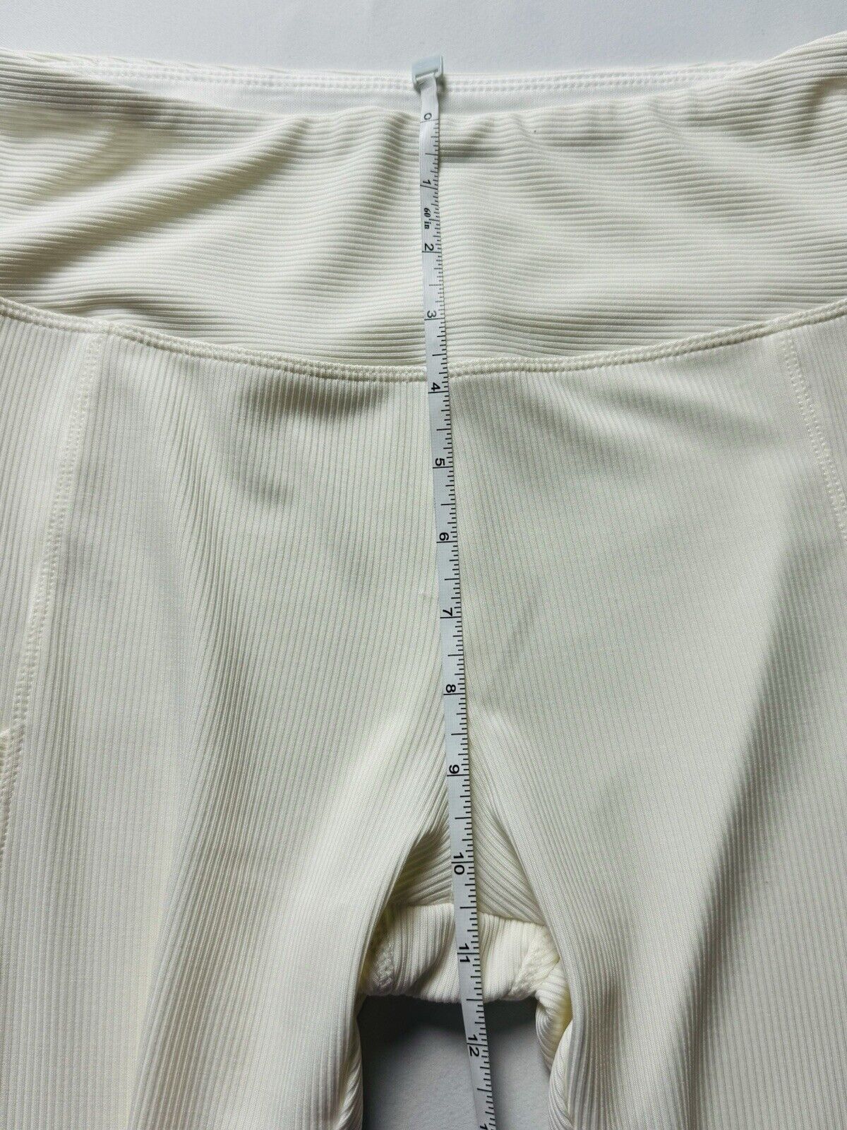 $88 Tahari Sport Women’s Side Cell Pocket Athletic Leggings Sz M