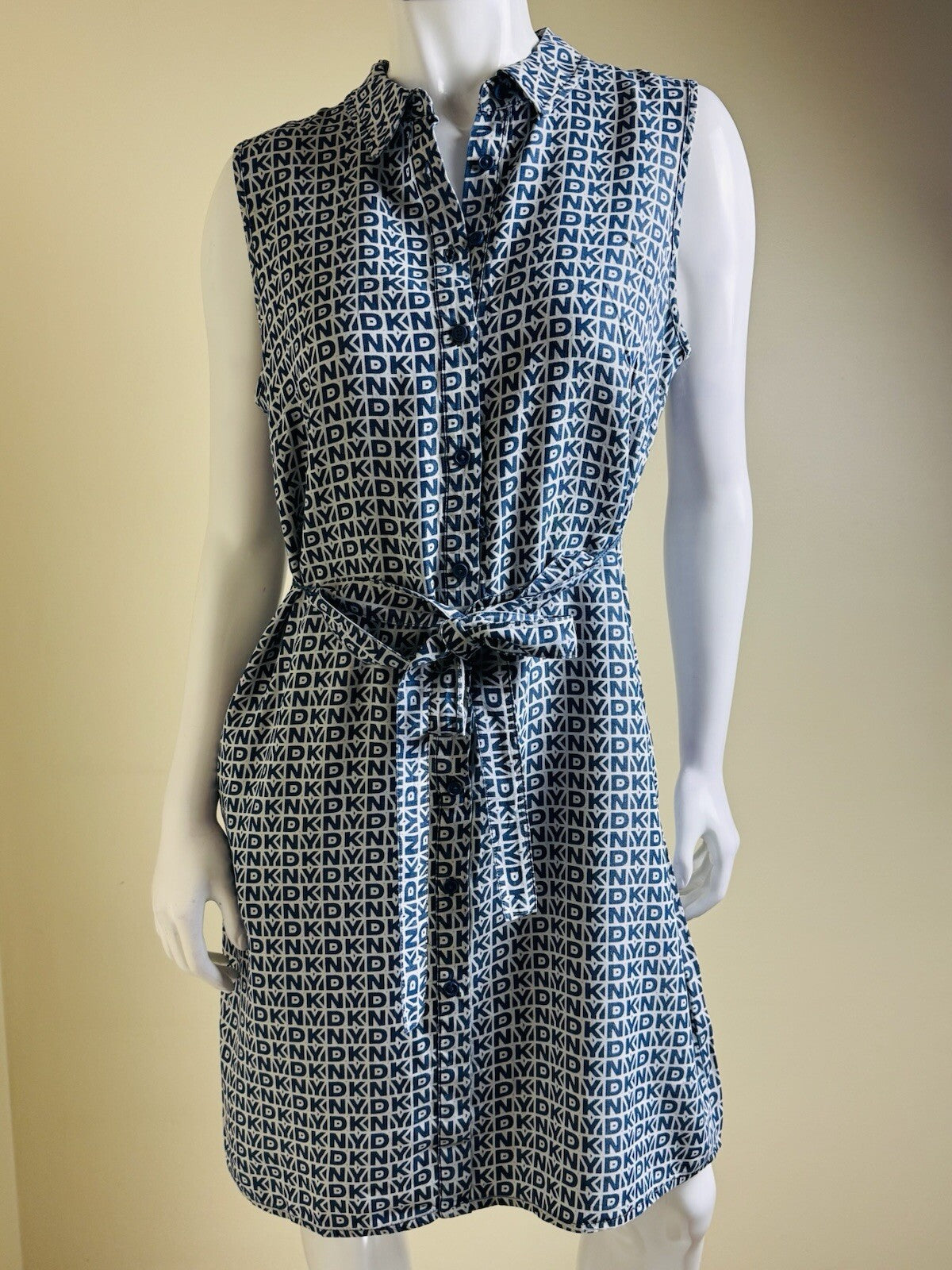 $129 DKNY Women’s Denim Print Dress Sz 20W. (B.134)