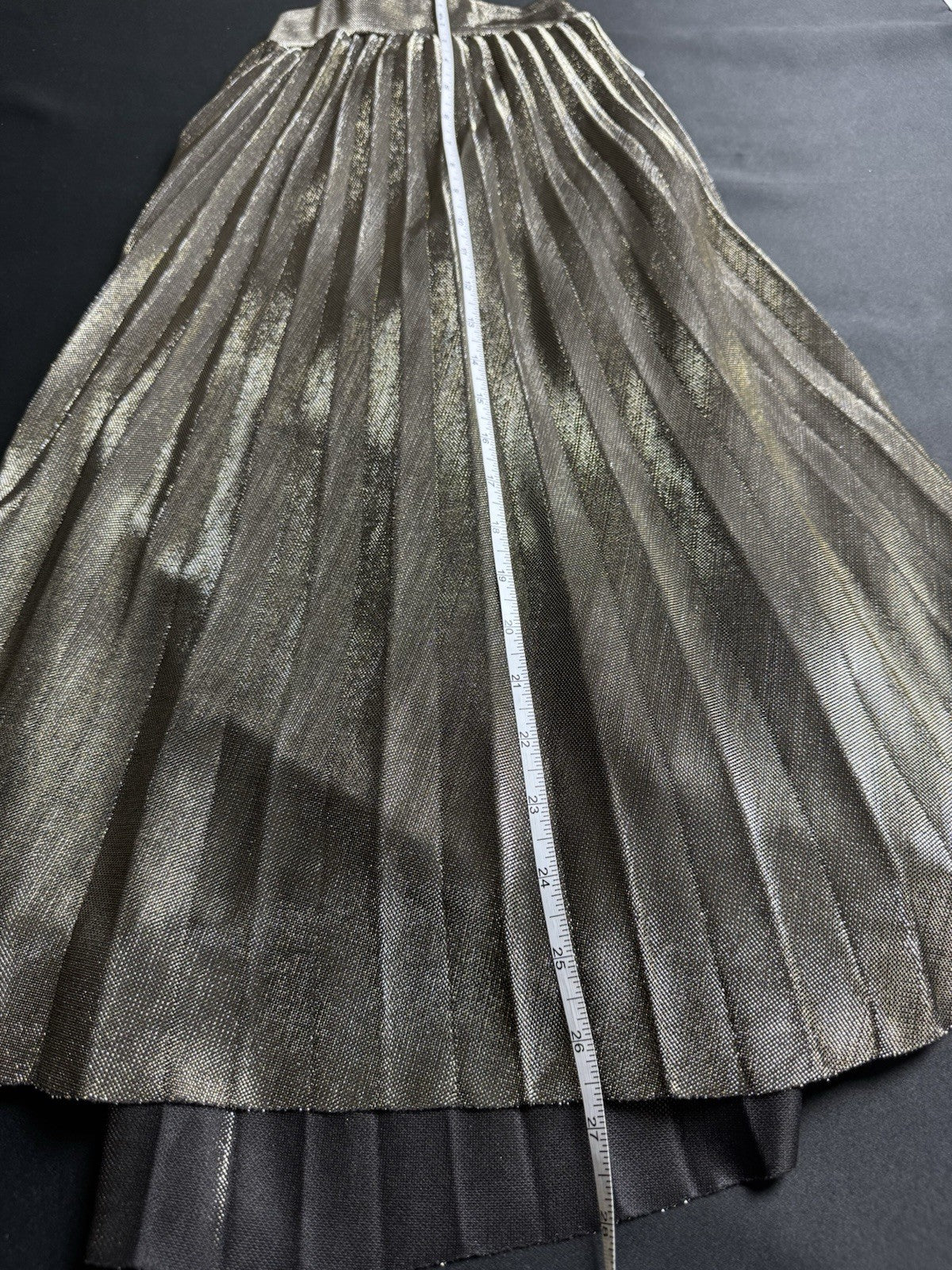 Metro Wear women’s metallic gold black pleated skirt Sz XL. (B.159)