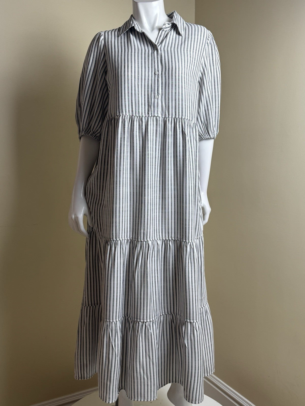 $168 Max Studio Women’s Stripes Dress Sz M (B.172)