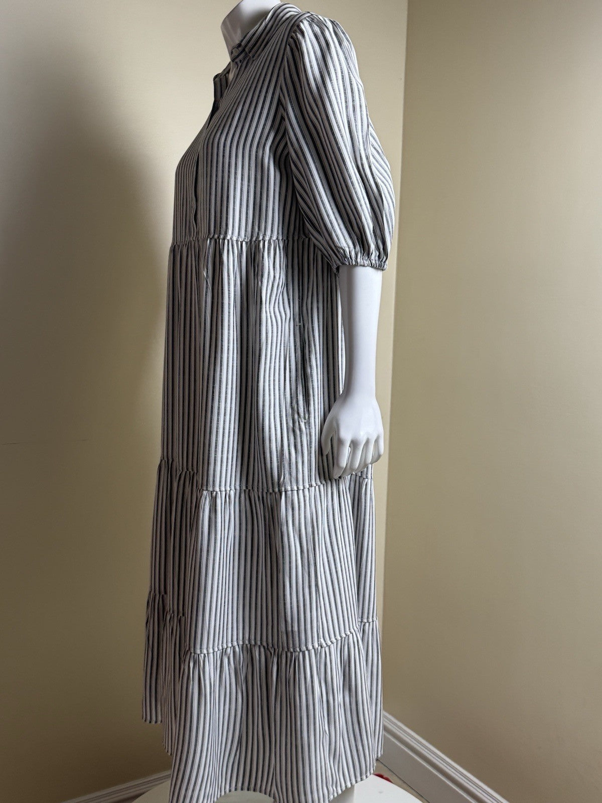 $168 Max Studio Women’s Stripes Dress Sz M (B.172)