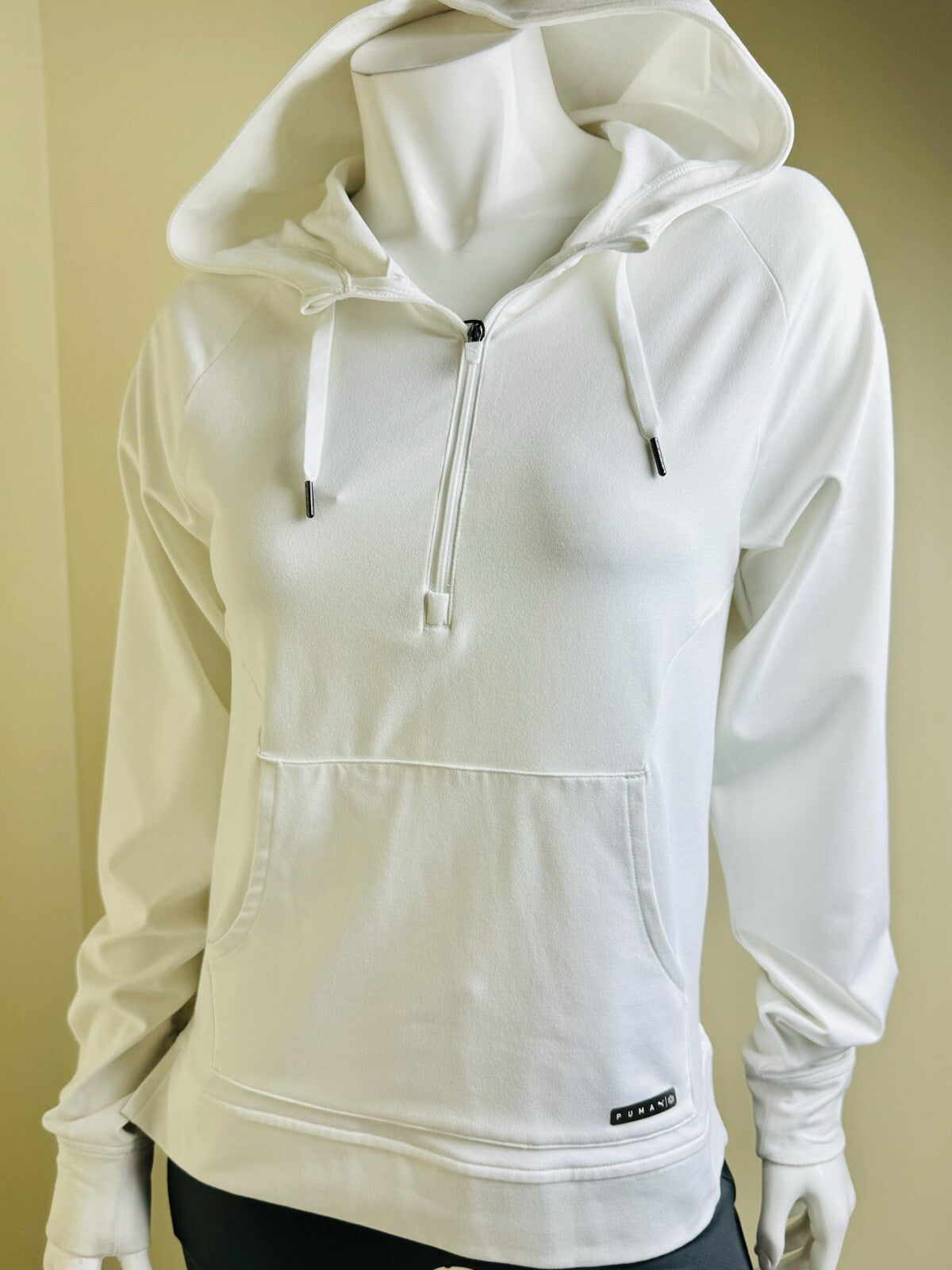 Puma Women's Hooded Golf Sweater Size S. (B.111)