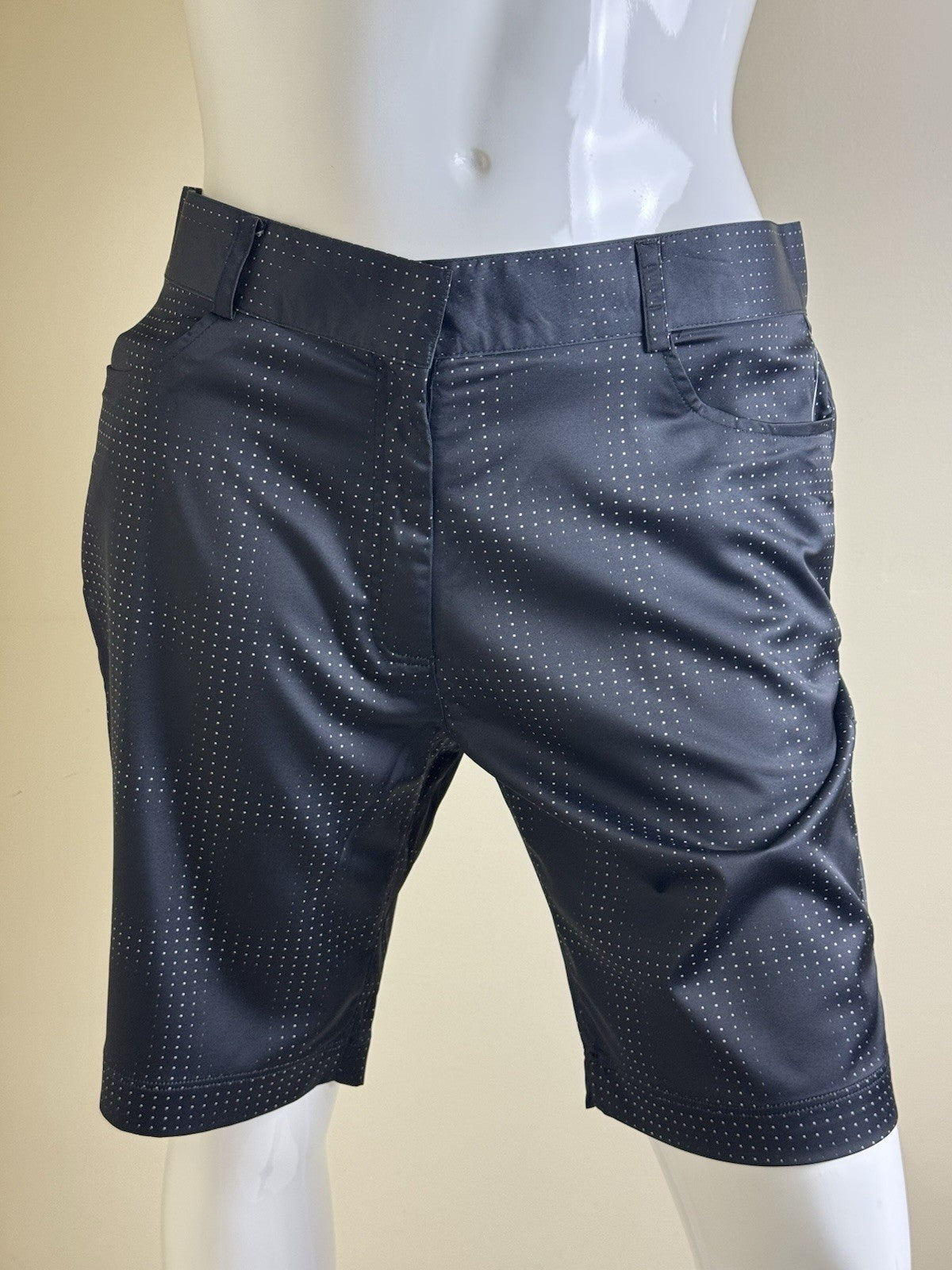 Page & Tuttle Women’s Bermuda Golf Shorts Size 16