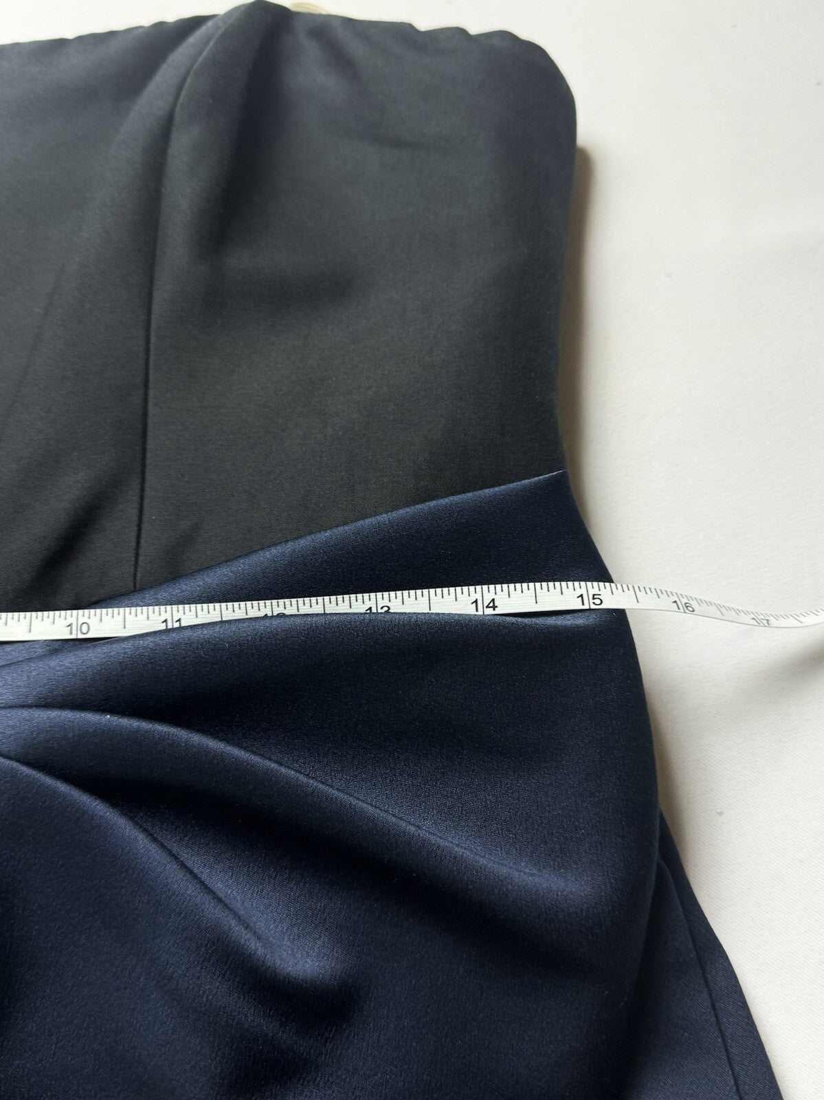 $395 Halston Black Navy Strapless Dress SZ 8. (B.118)