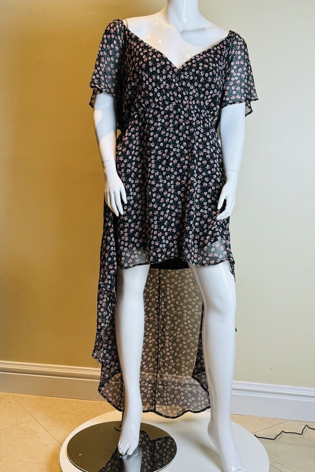 AUW Women’s Shealth Dress Floral Sz 3XL. (50)