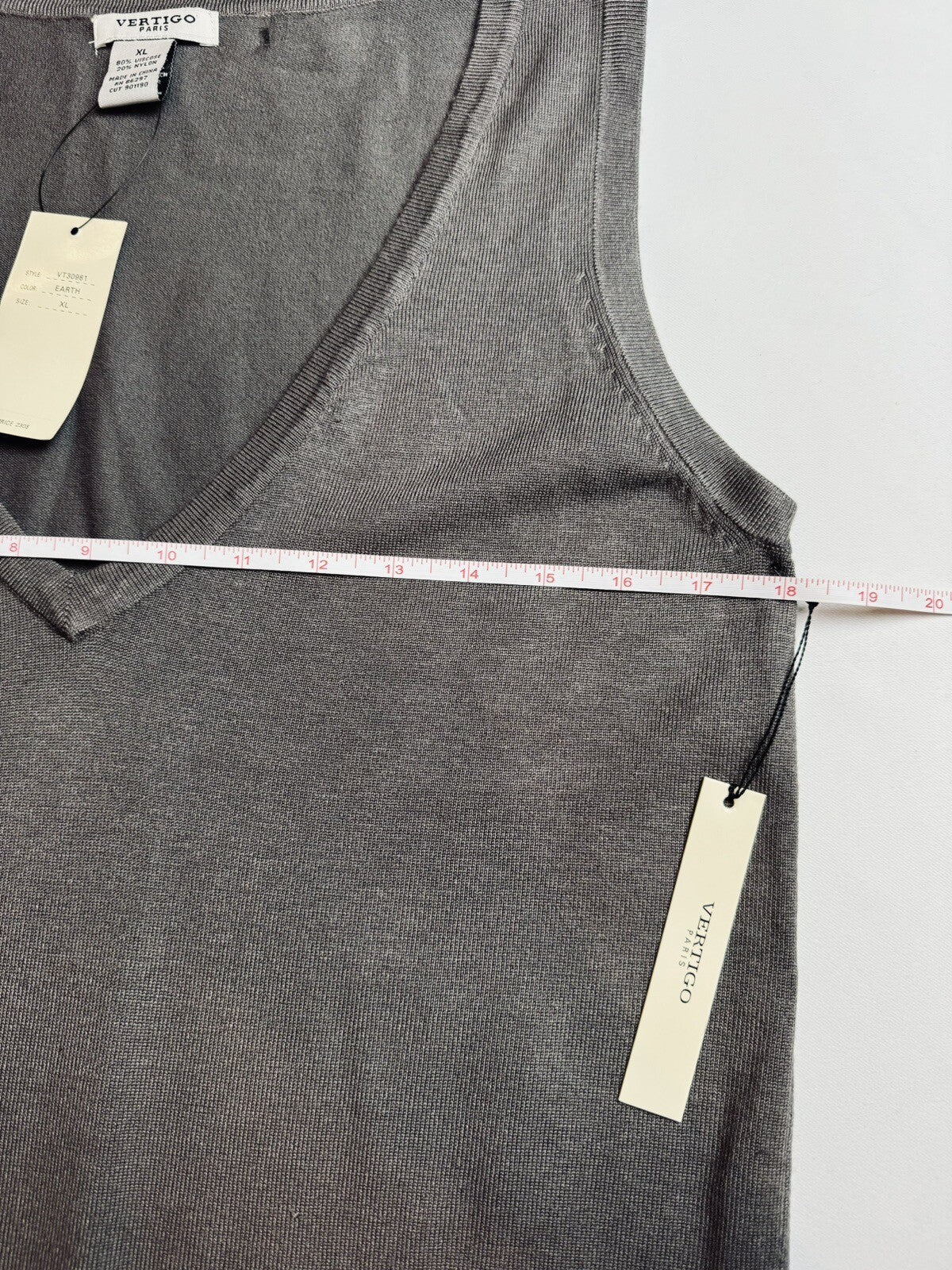 $230 Vertigo Paris Women’s Charcoal Gray Vest Size XL. (B.68))