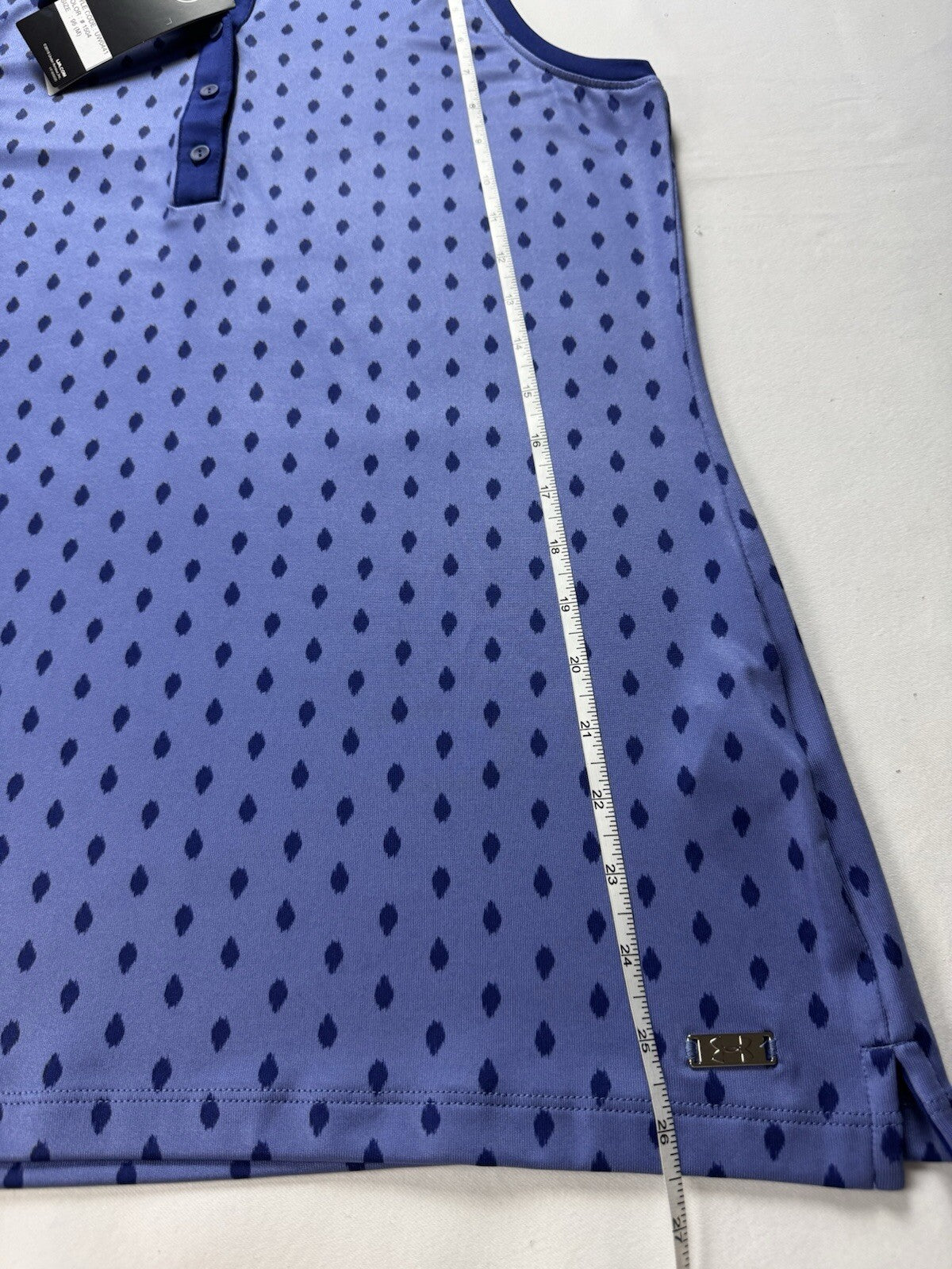 Under Armour Women's Golf Tennis Shirt Sz M. (B.139).