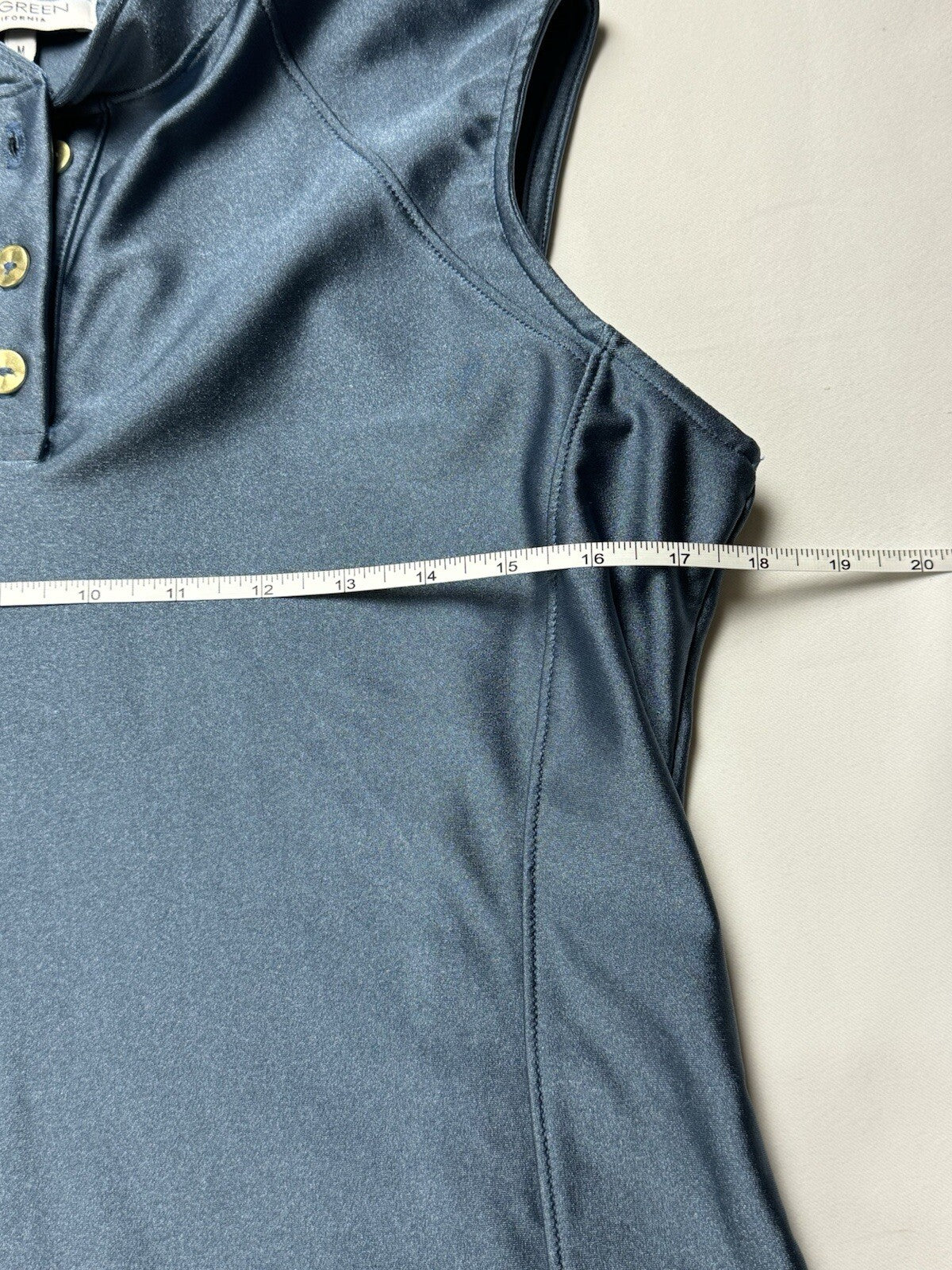 FIA Green California Women’s Top Sz M Golf Shirt. (B.96)