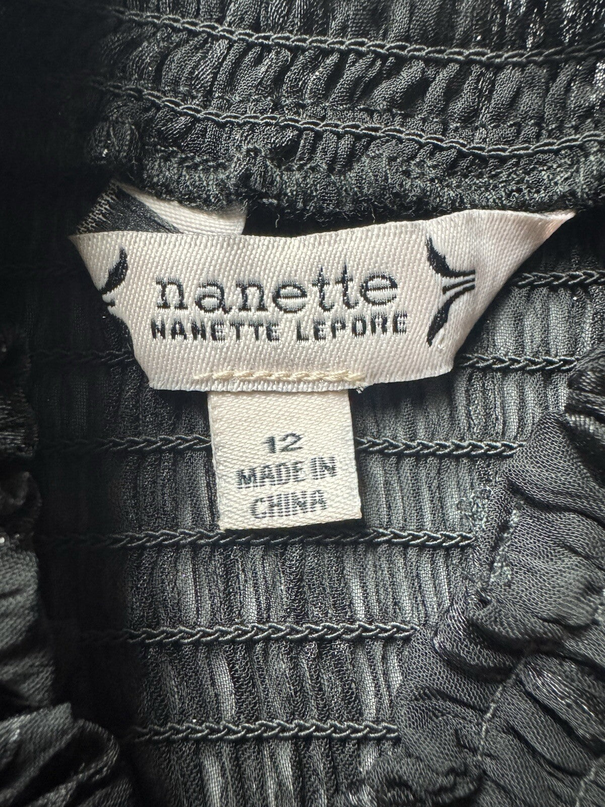 $168 NANETTE LEPORE Pleaded Black Dress Sz 2. (B.124)
