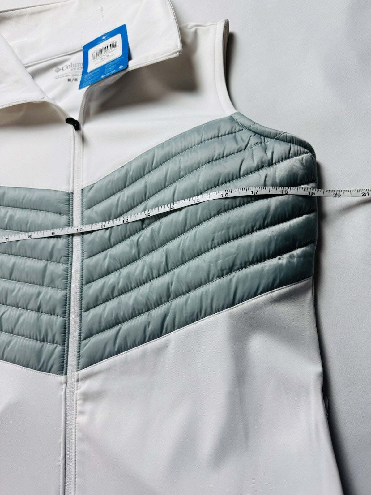 Columbia Women’s Full Zip Vest Sz M. (B.103)