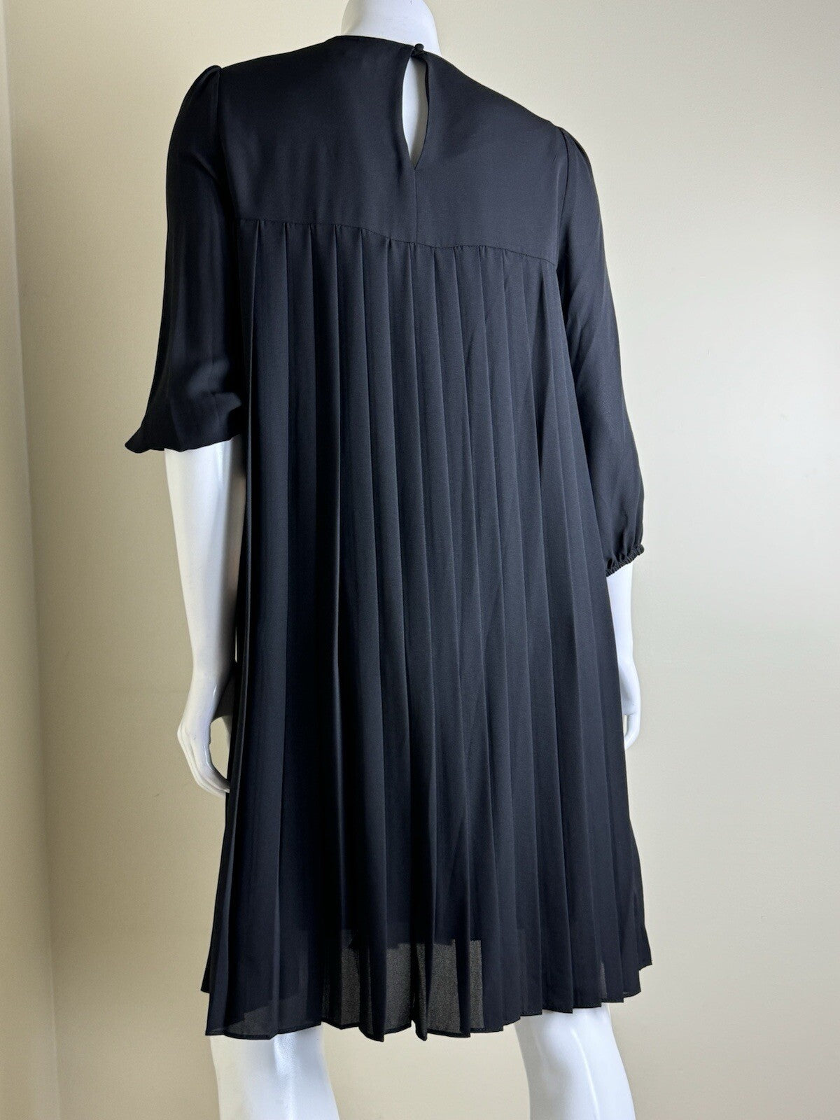 $158 NANETTE LEPORE Pleaded Black Dress Sz 10 (B.55)