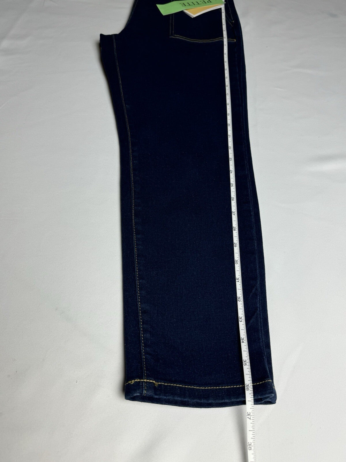 $110 Michael Kors Women’s Blue Jeans. Sz 10P (B.89)