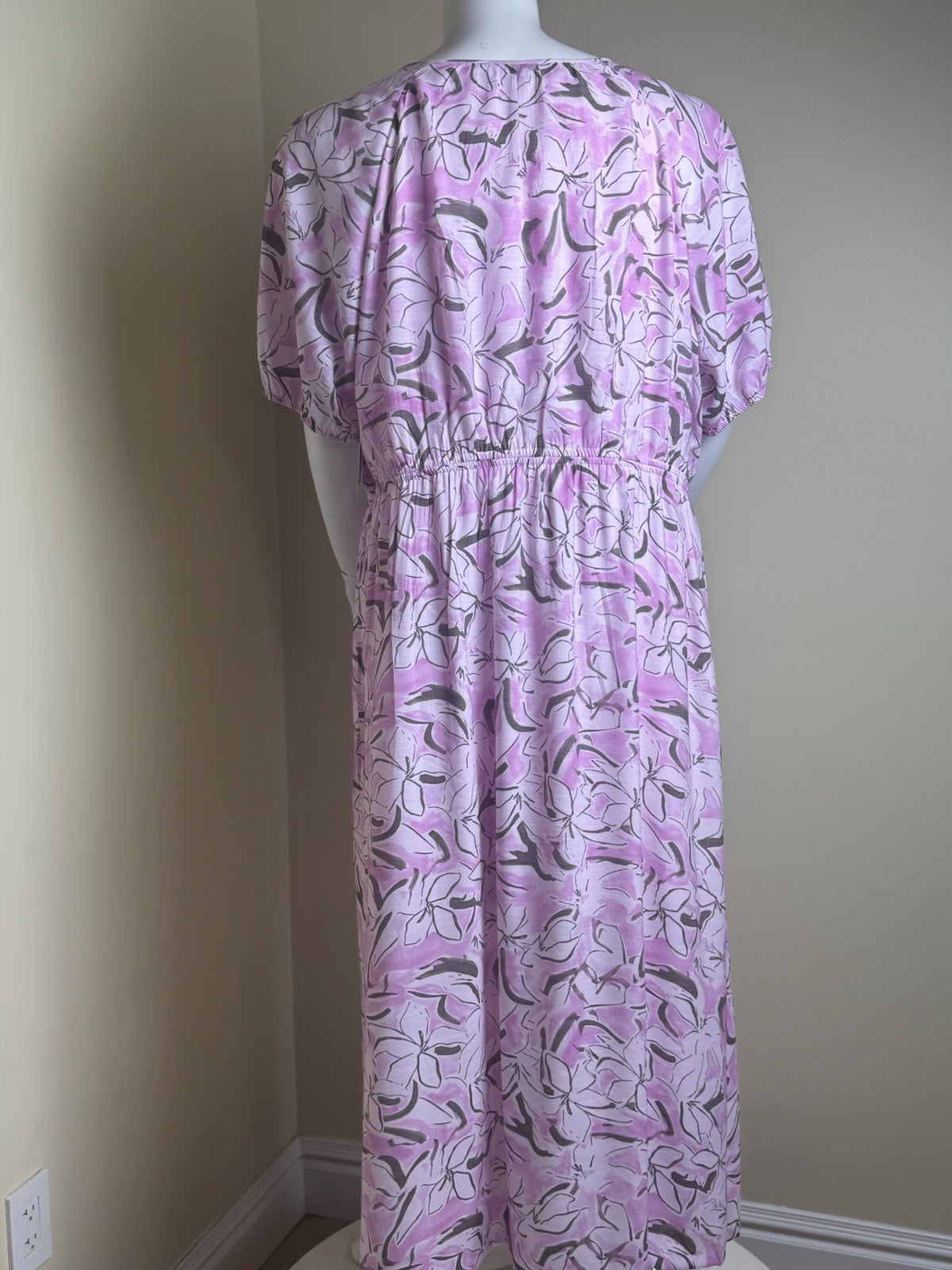 $63 Nine West Floral Maxi Dress Sz 3XL. (B.169)