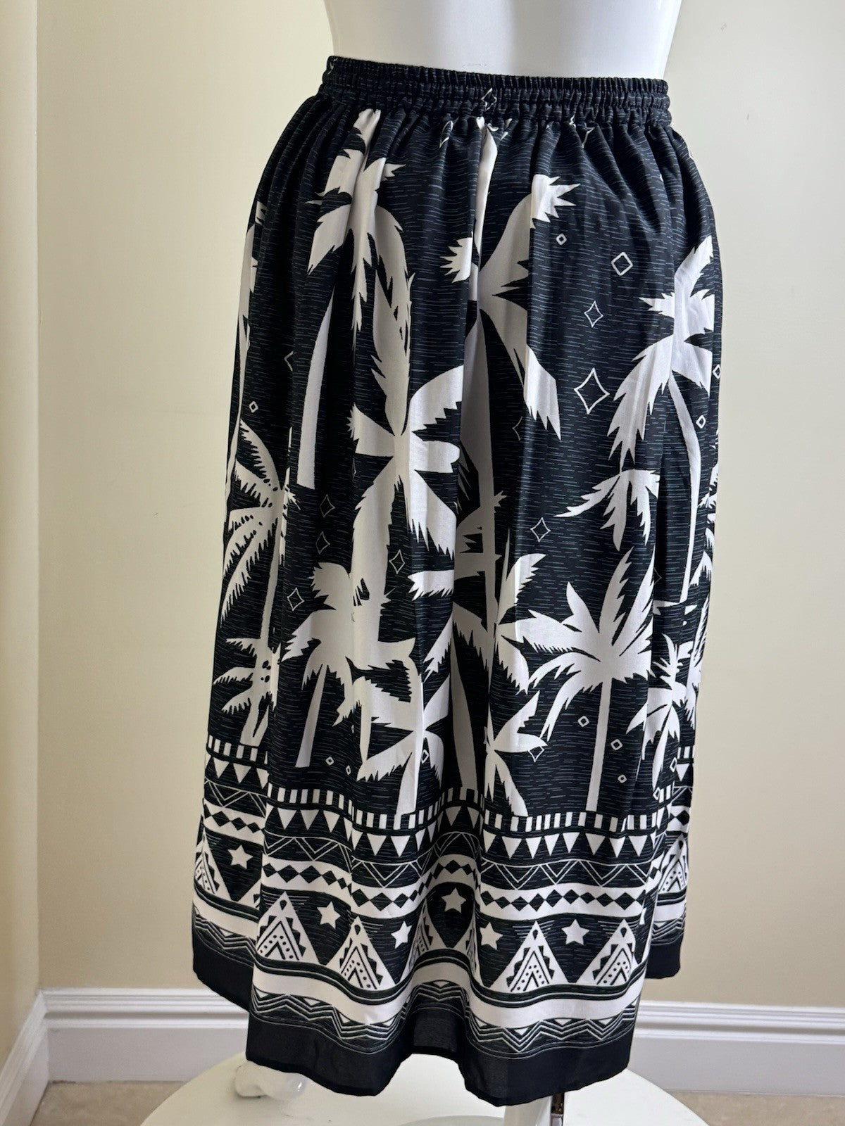 Gypsie Blu Boho Maxi Skirt Ivory Black Mandala Sz L Elastic Waist (B.082)
