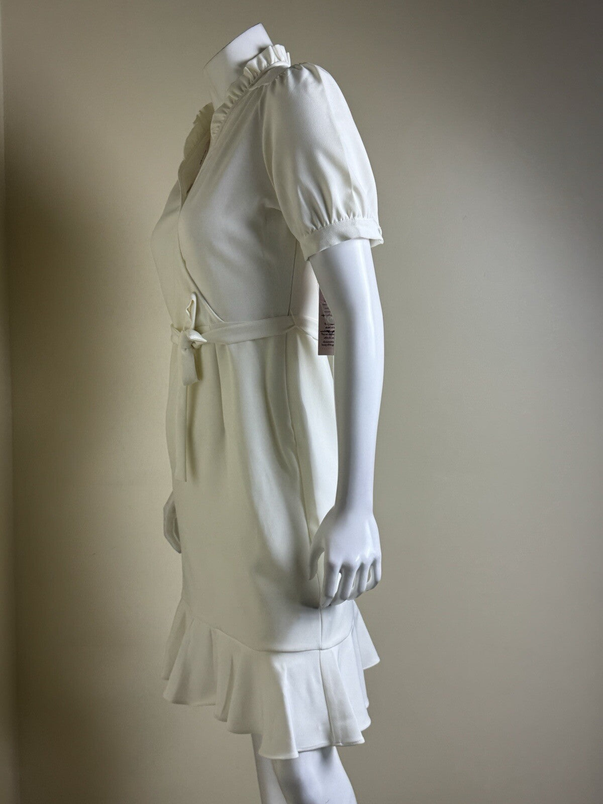 $128 NANETTE LEPORE Ivory Belted Dress Sz 4 (B.140)