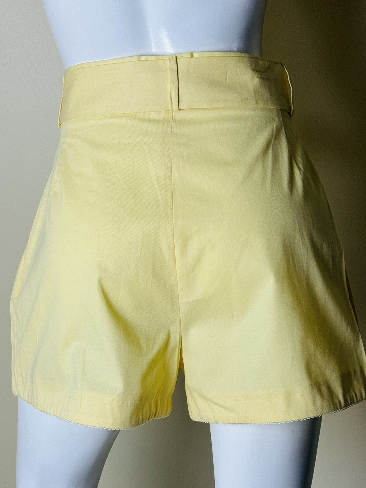 Kilo Tango Women’s Tie Waist Shorts Size M. (50)