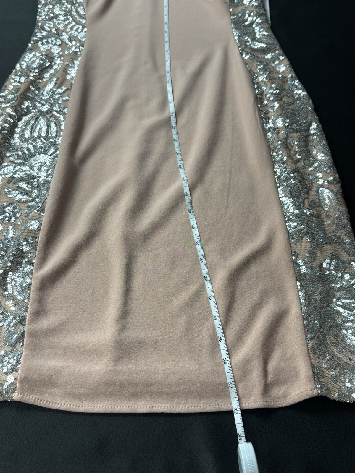 R&M Richard Knee-Length Sheath Dress w/Sheer Inserts Sequins Sz 8. (B.158)