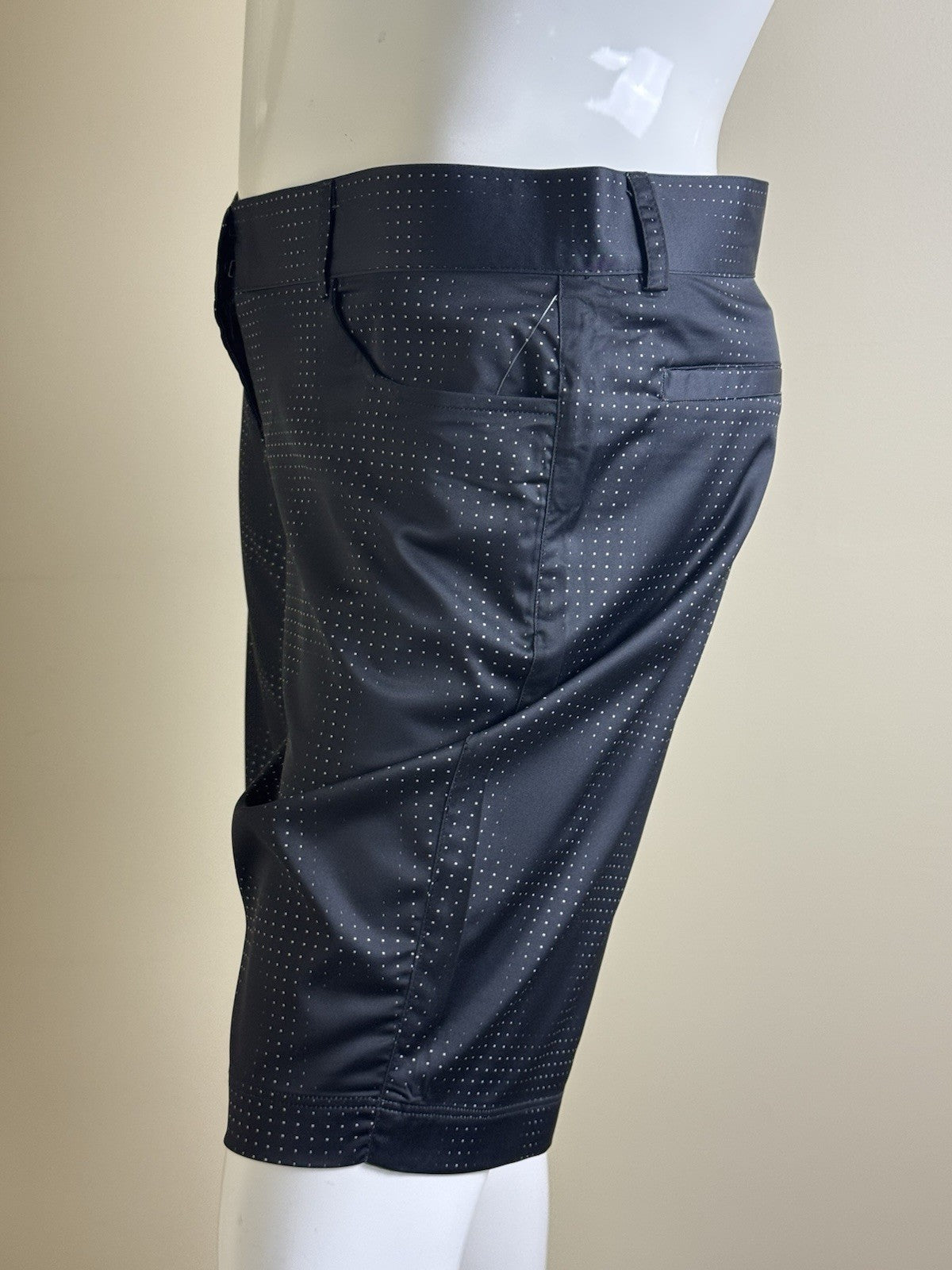 Page & Tuttle Women’s Bermuda Golf Shorts Size 16