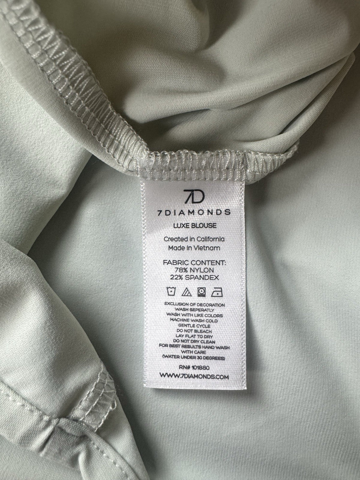 7 Diamonds Women’s Long Sleeve Shirt Size S (B.159)