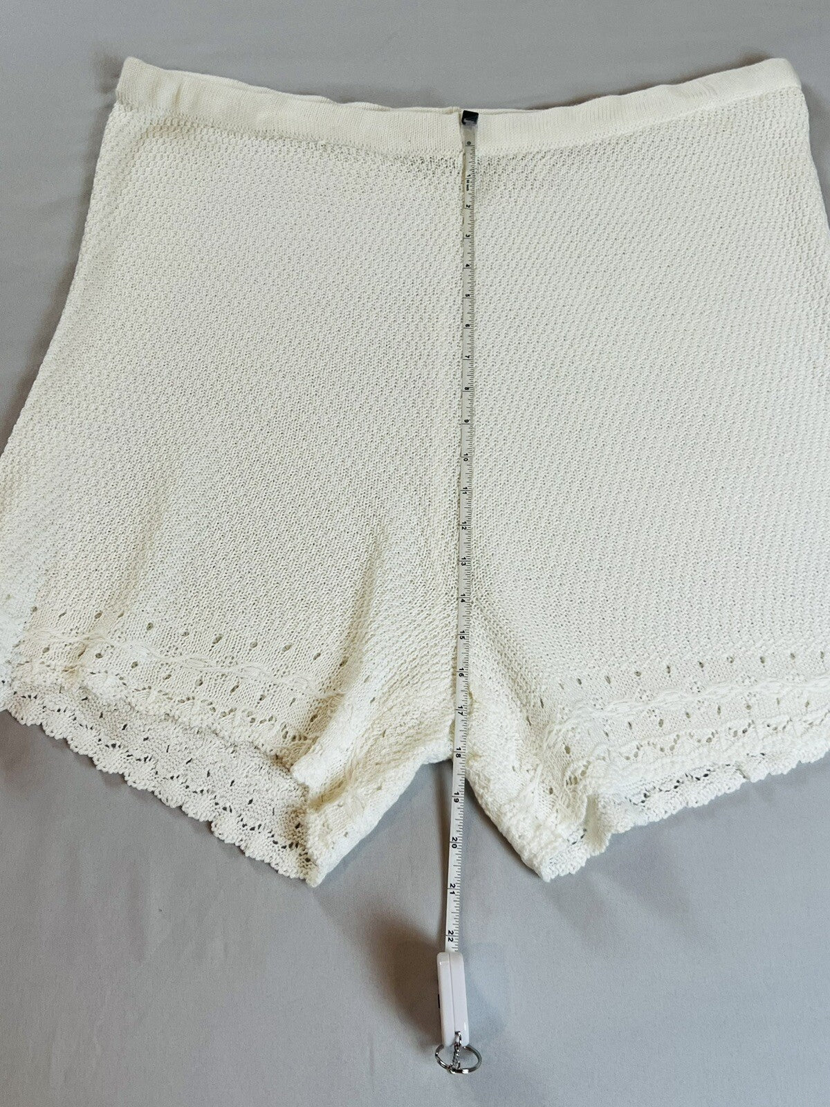NO COMMENT WOMEN’S PLUS Sz 3X Knit Shorts Ivory