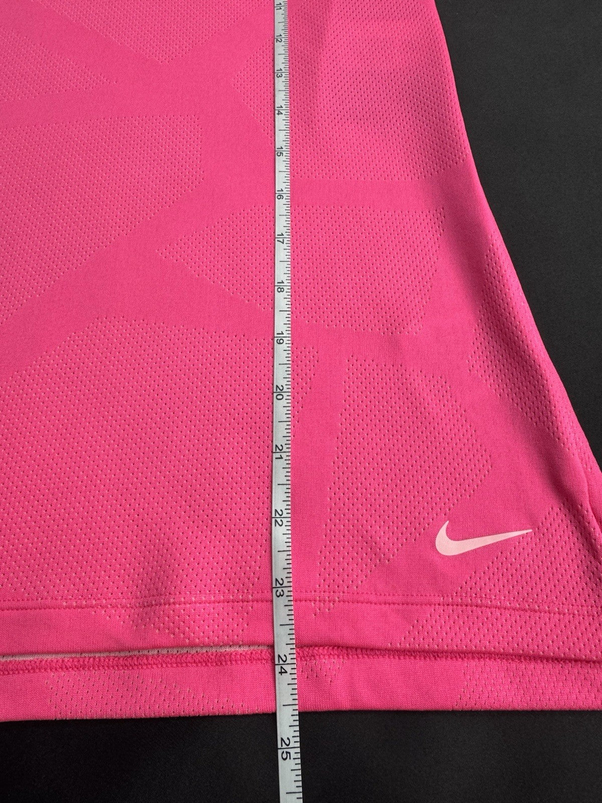 Nike Women’s Top Golf Shirt Sz S. (B.170)