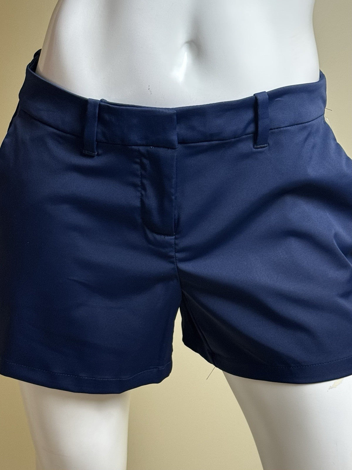 $68 PGA TOUR Women's Golf Shorts Size 4 Navy (B.044)