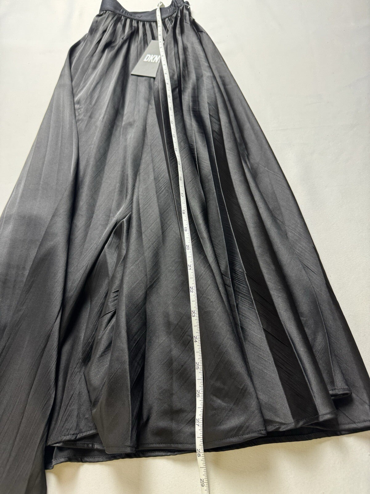 $109 DKNY Women's Pleaded Skirt Sz S. (B.142)