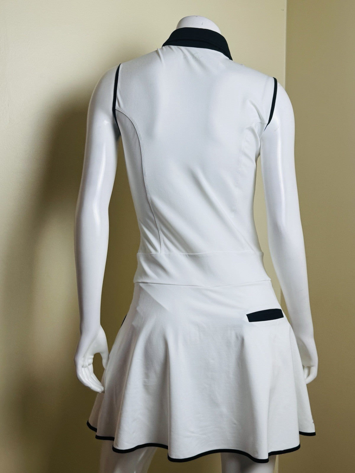 $174 Olaya Sport Women's Grace Golf Skort Dress Sz L. (B.175)