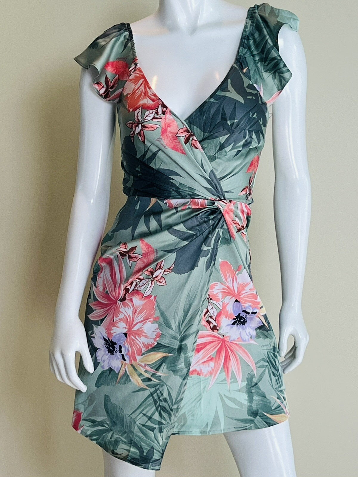 $108 Guess Women’s Hawaii Floral Print Dress Size XS Multicolor (B.01)