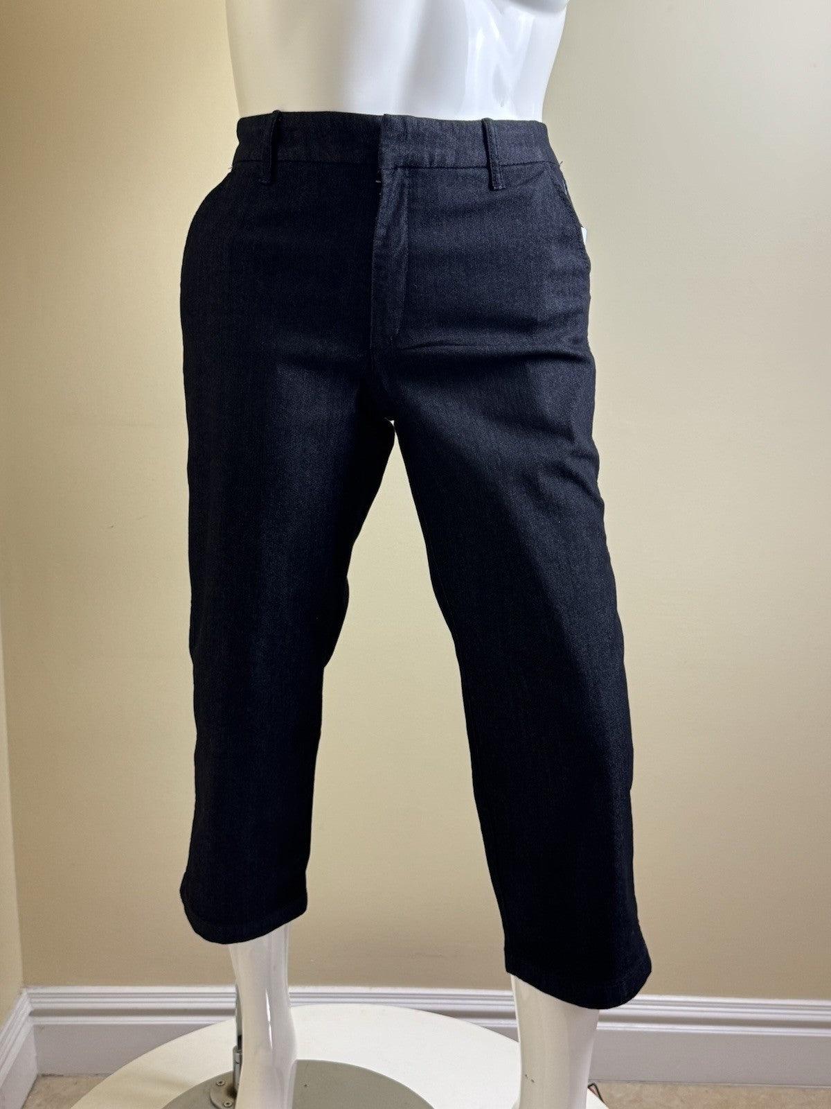 $69 Nine West Women's Black Cropped Jeans Sz 10. (B.166)