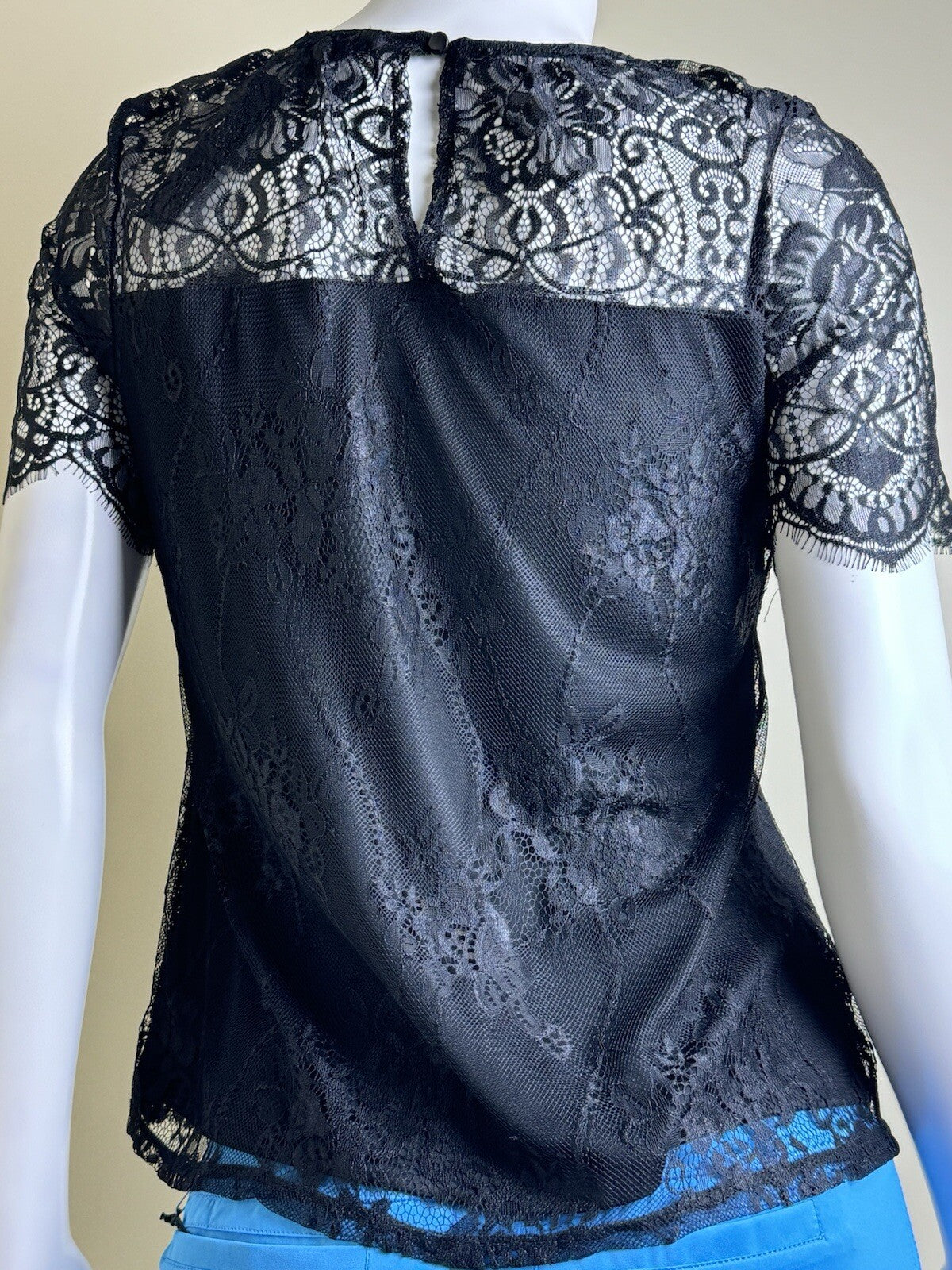 Adiva Women’s Lace Floral Black Blouse Top Sz S. (B.88)