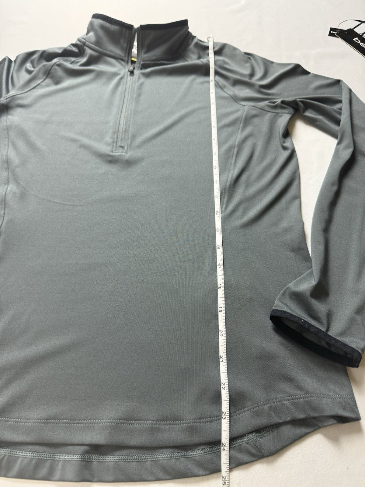 Under Armour Women's Golf Sweatshirt Size M. (B.111)