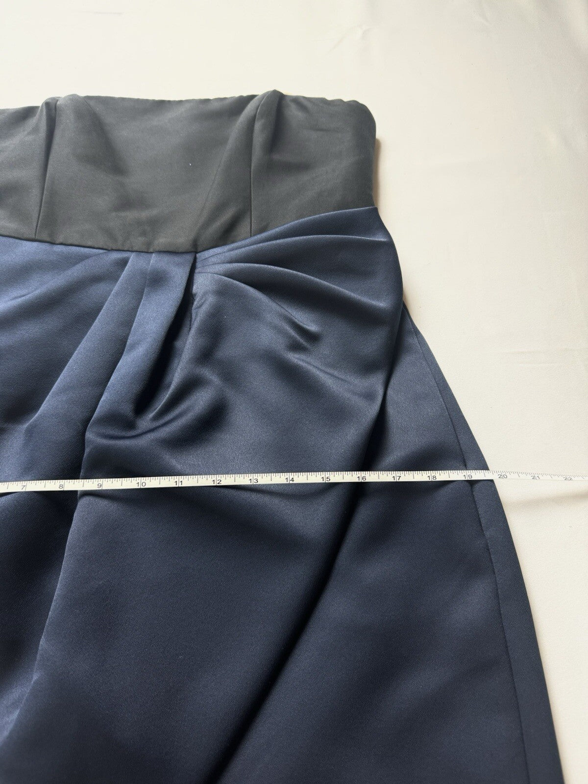 $395 Halston Black Navy Strapless Dress SZ 8. (B.118)