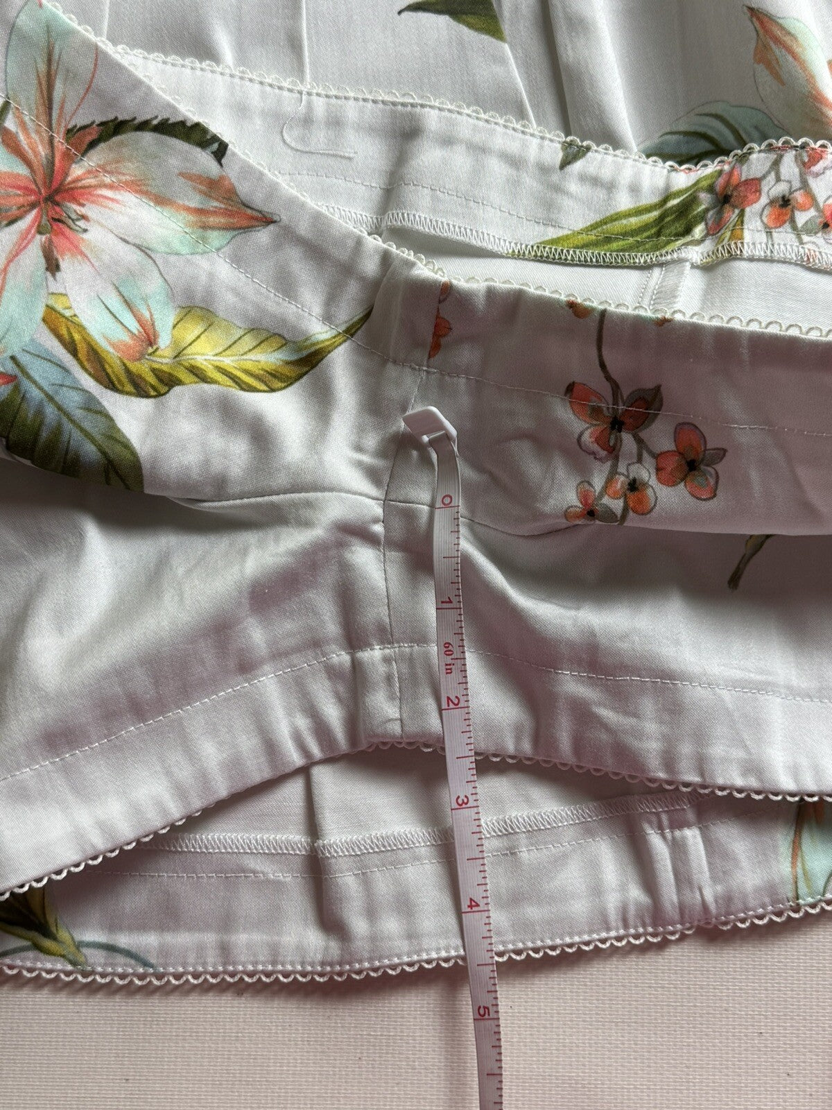 Kilo Tango Women’s Floral Tie Waist Shorts Size S. (50)