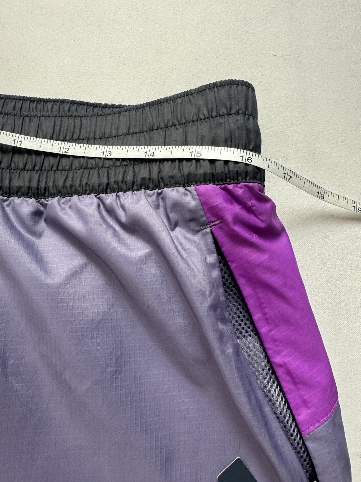 $80 The North Face Women's Sport Shorts Purple with Liner - Sz L. (B.156)