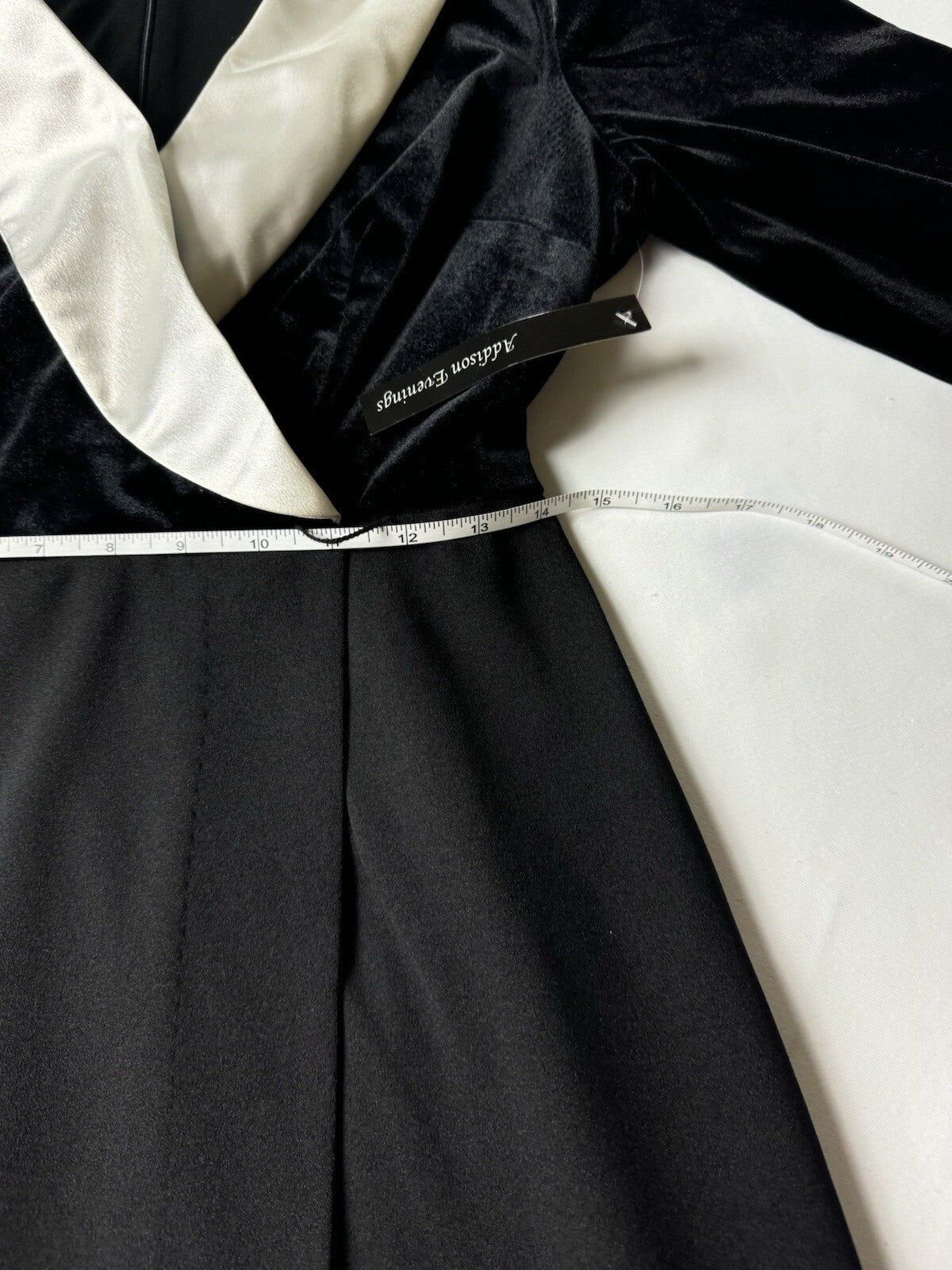 Addison Evenings Women’s Velvet Black Dress Sz 10. . (B.92)
