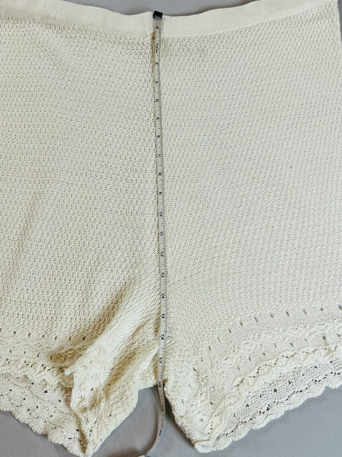 NO COMMENT Women’s Knit Shorts Ivory Plus Sz 2XL