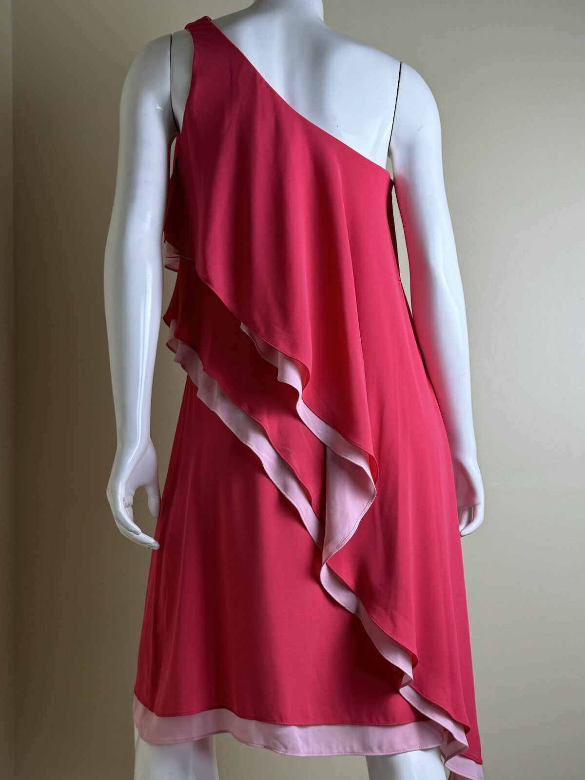 $298 BCBGMAXAZRIA Women’s Dress Size 2 . (B.55)