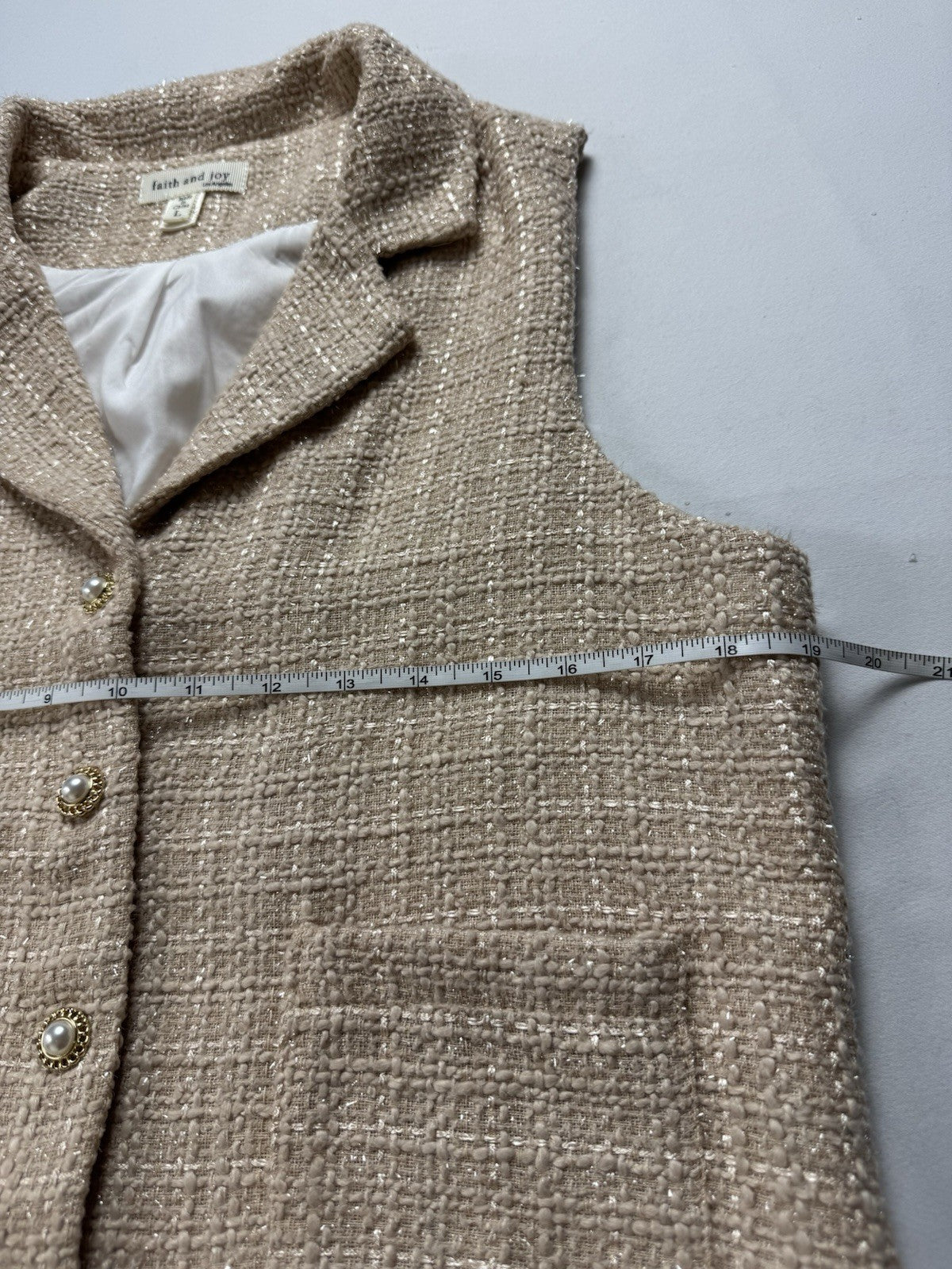 Faith and Joy Women’s Beige Vest Sz L. (B.150)