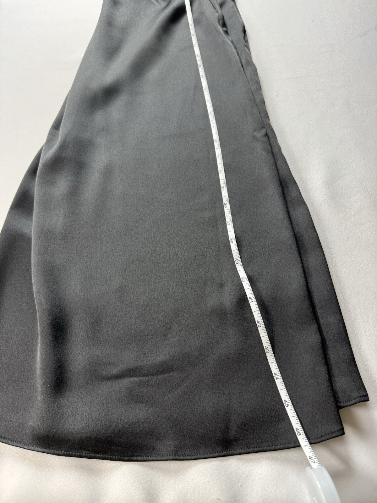 $134 DKNY Women’s Satin Black Dress Sz 4. (B.140)