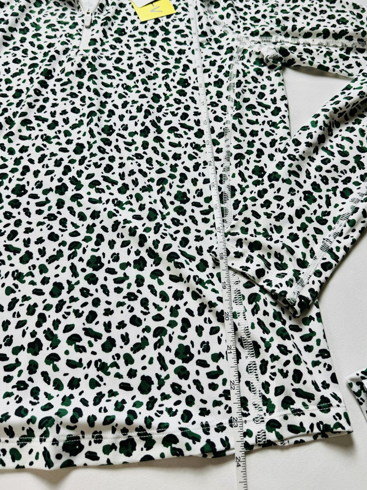 Puma Women's Leopard Print Sweatshirt Size S. (B.110/2)