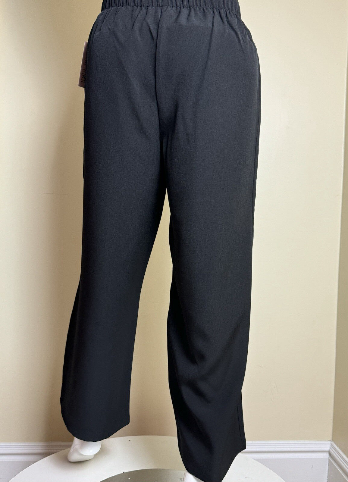$78 Nanette Lepore Women’s Dress Pants Black Sz L. (B.96)