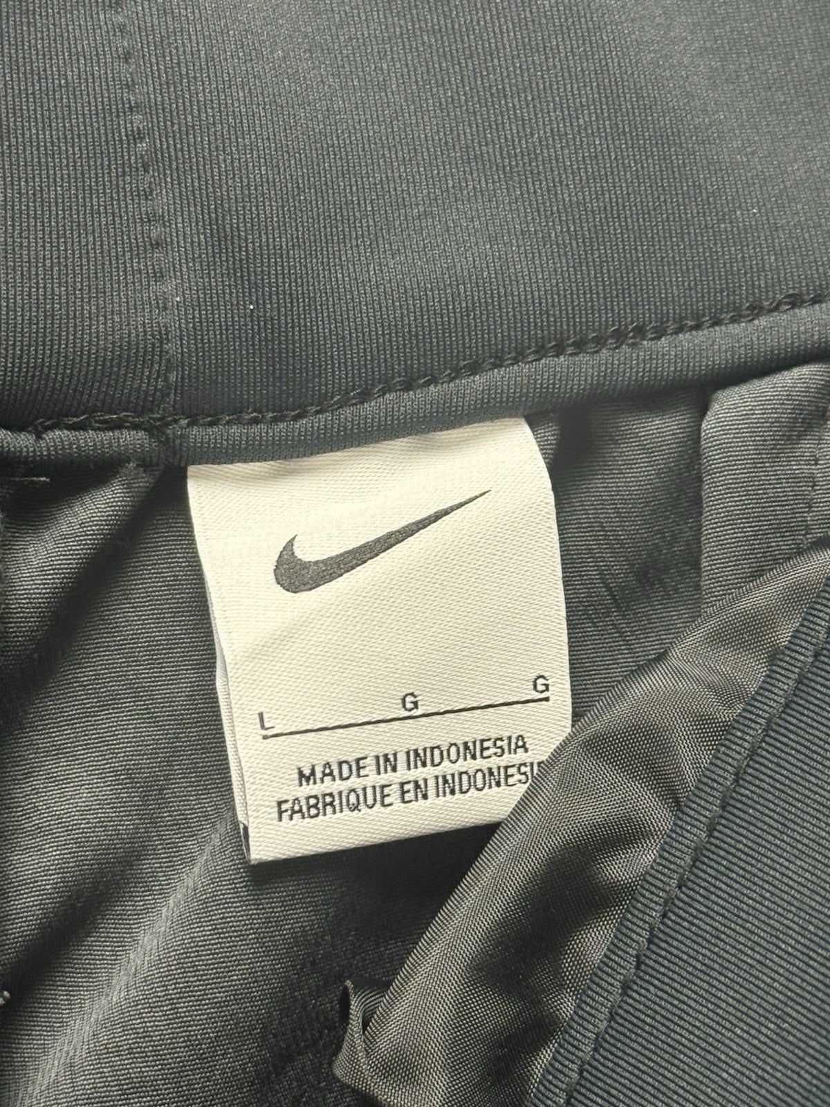 $70 Nike Womens Running Shorts Sz L. (B.158)