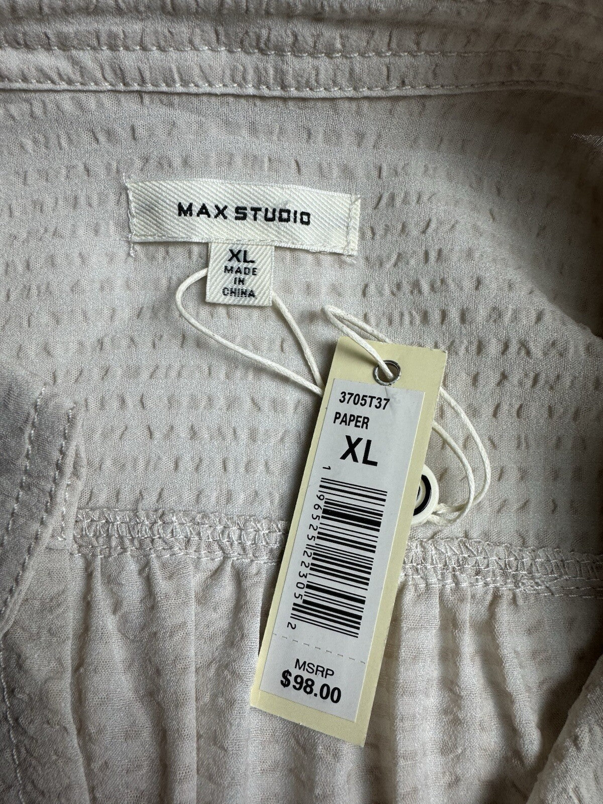 $98 Max Studio Women’s Blouse Beige Shirt Size XL. (B.136)