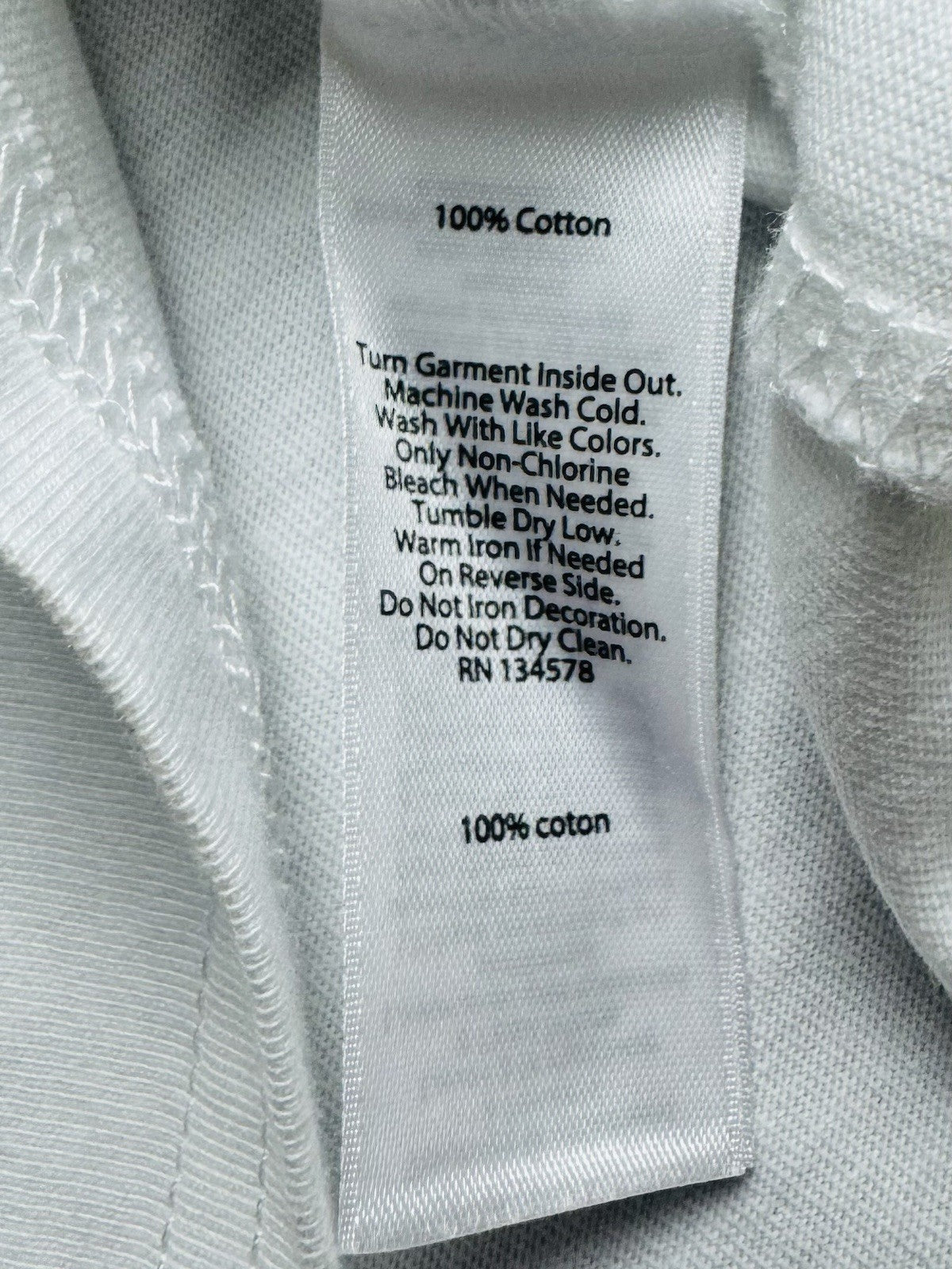 Vineyard Vines Women’s T-shirt Merry Christmas Wale Logo Sz M. (B.162)